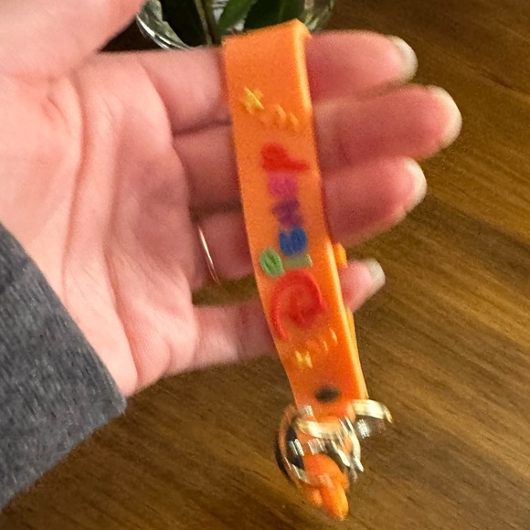 Tiger Winnie the Pooh Keychain with Wrist Strap - Picture 4 of 6